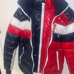 Red blue white puffer